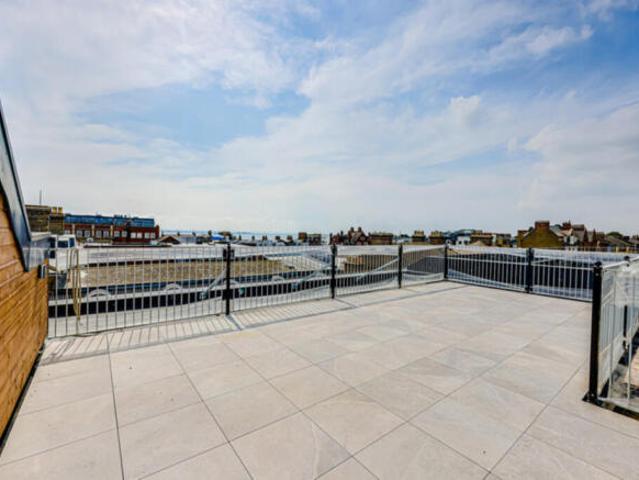 Studio for sale in Alton Barnes