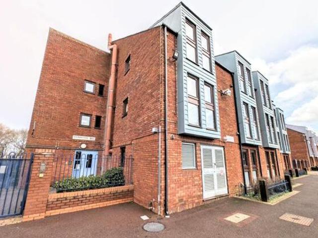 House for sale in Southcourt, Aylesbury
