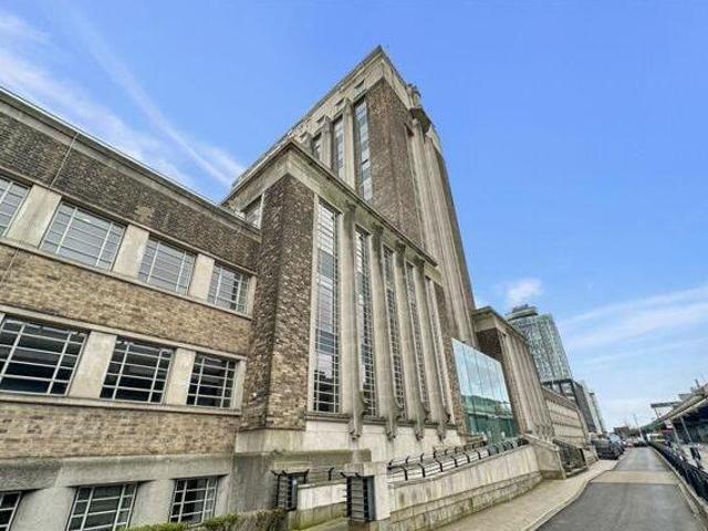 House for sale in Brentford End, Greater London