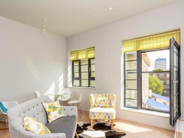 House for sale in Brentford End, Greater London