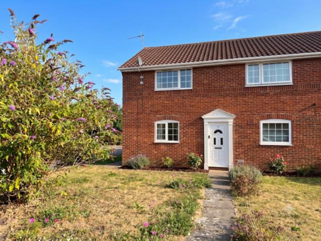 Studio for sale in Luton