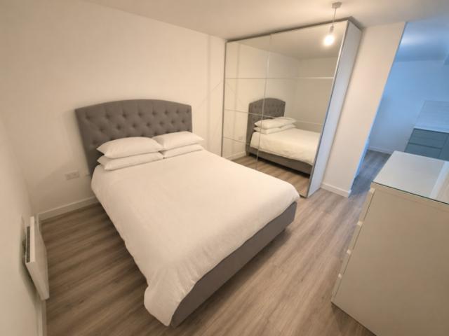 Studio for sale in Luton