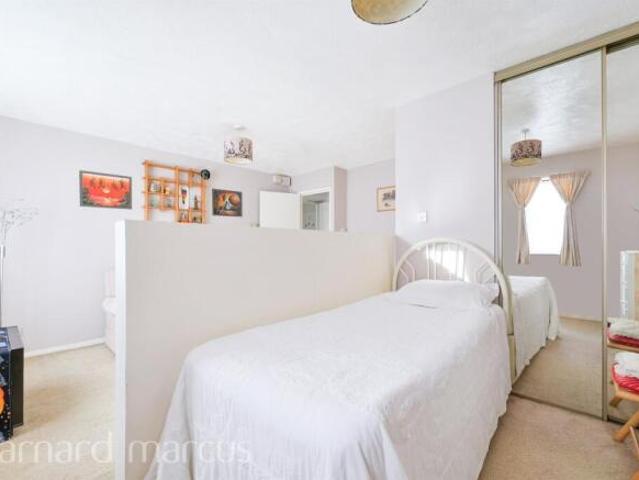 Studio for sale in New Malden, Greater London