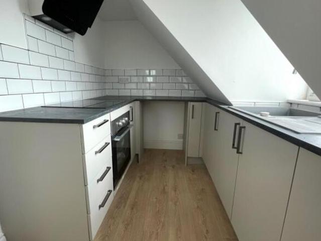 Flat for sale in South Lane, West Yorkshire