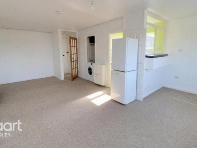 Studio for sale in Spring Park, Luton