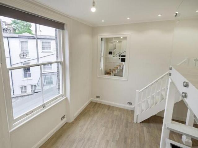 Flat for sale in Cat Hill