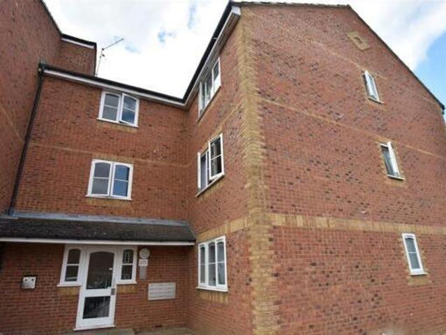 House for sale in London Borough of Hounslow, Feltham