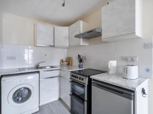 Studio for sale in Slough