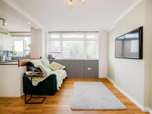 Studio for sale in Wanstead, Greater London
