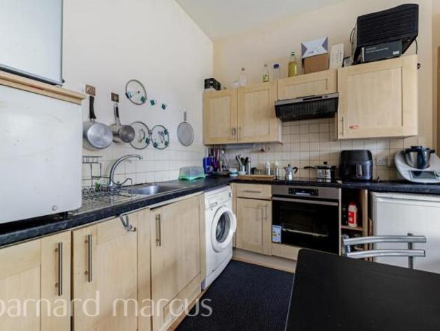 Studio for sale in New Malden, Greater London