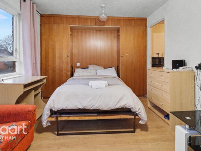 Studio for sale in South Beckton, Greater London