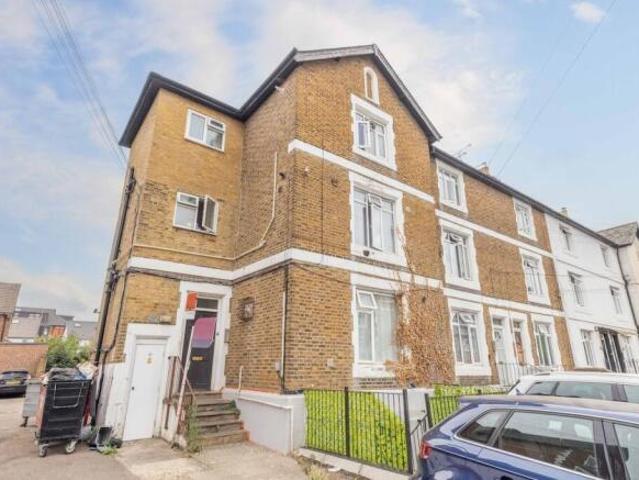 Studio for sale in Slough