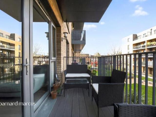 Studio for sale in New Malden, Greater London