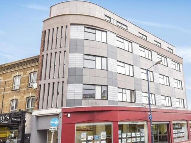 House for sale in Kingston Upon Thames, Greater London