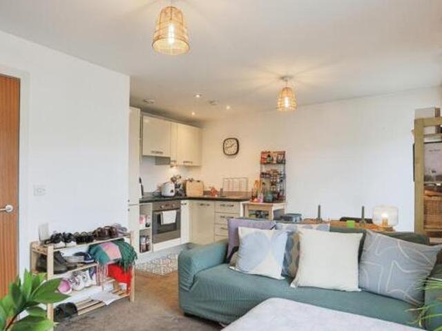 House for sale in Quarry Hill, West Yorkshire