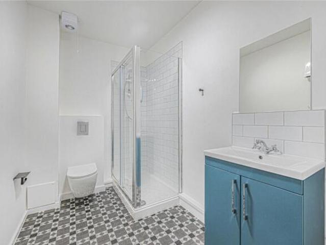 Flat for sale in Calderstones