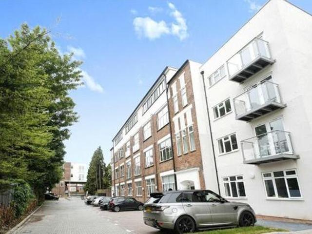 House for sale in Luton