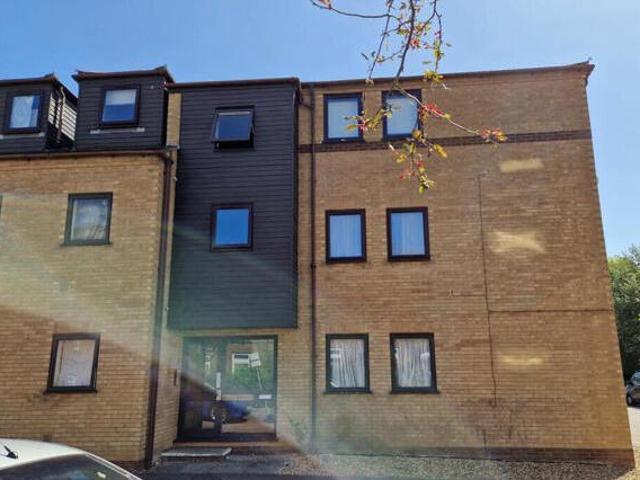 House for sale in Luton