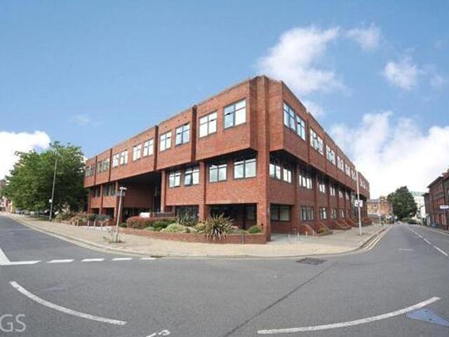 House for sale in Luton