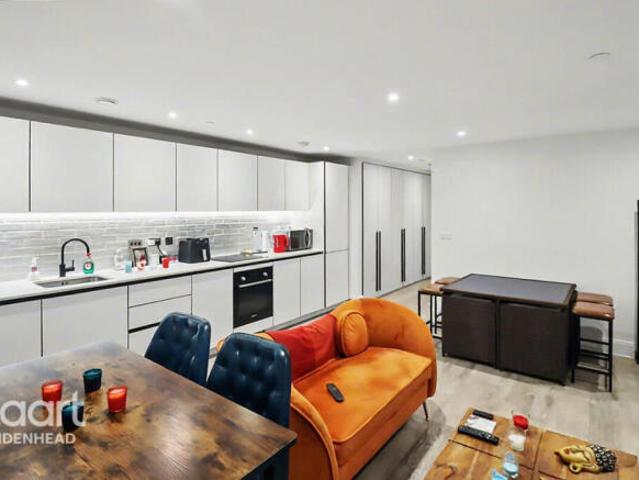 Studio for sale in Slough