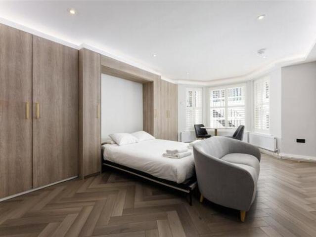 Studio for sale in Earl's Court, Greater London