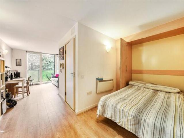 Studio for sale in Cat Hill