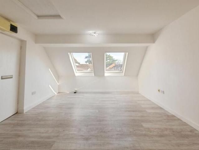 Studio for sale in Burnham, Swallow