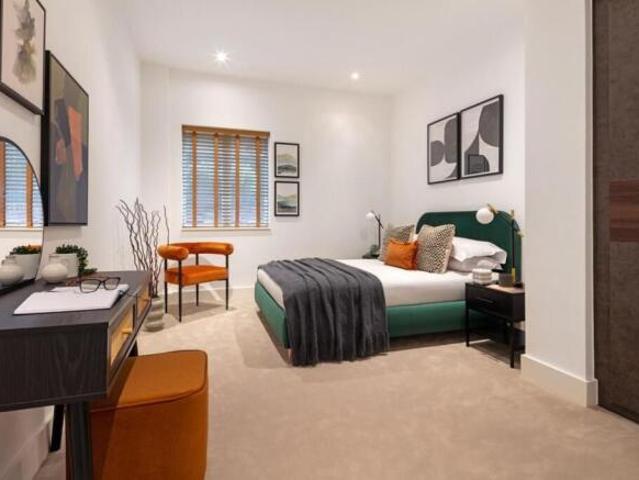Studio for sale in Clapham Junction, Greater London