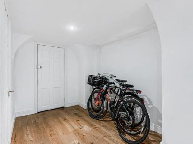 Studio for sale in Southall, Greater London