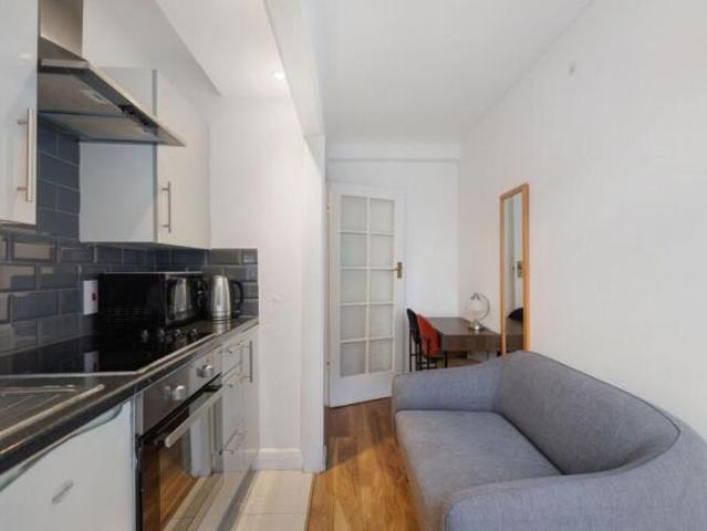 Studio for sale in Cat Hill