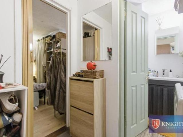 Flat for sale in Cat Hill