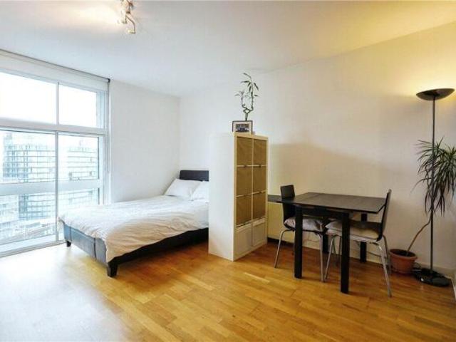 Flat for sale in Cat Hill