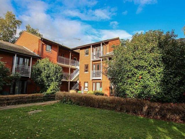 Studio for sale in Chesterton, Arbury