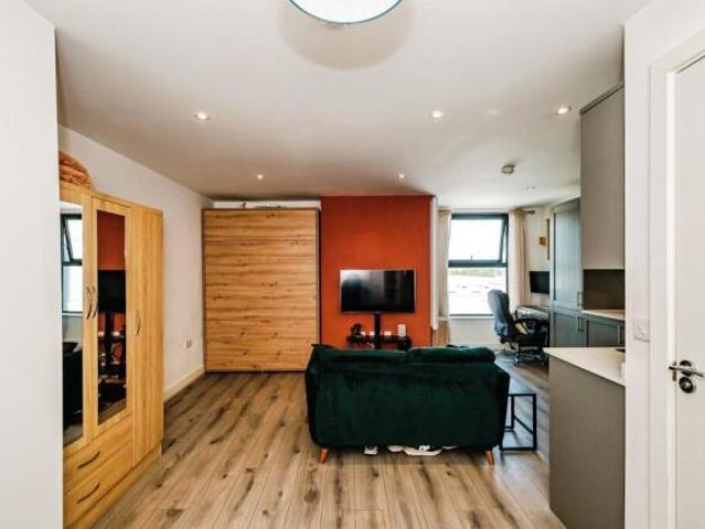 Studio for sale in Worthing, West Sussex