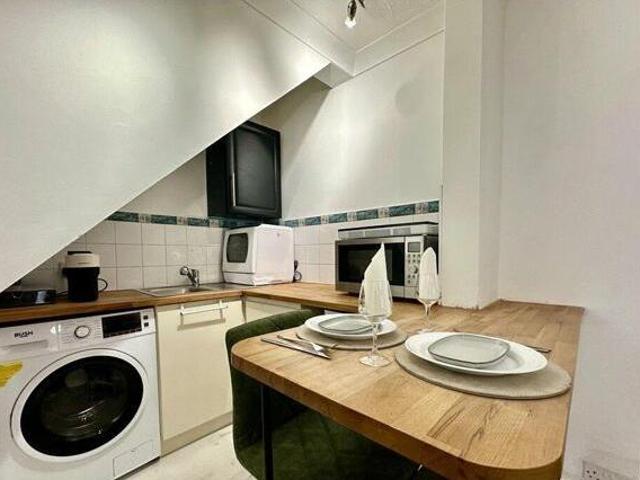 House for sale in Barton Stacey, Hampshire