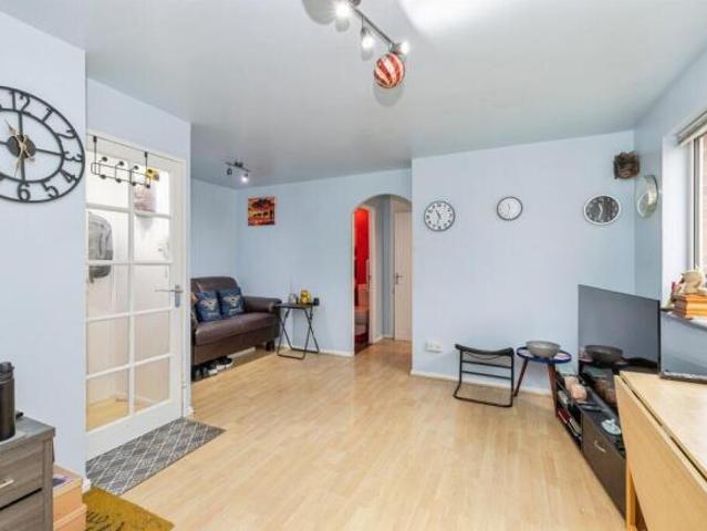 Studio for sale in North Watford