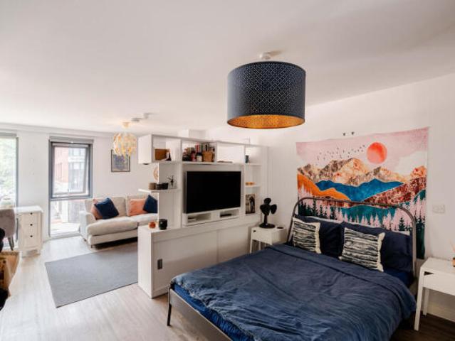 Flat for sale in Feckenham, City Of Bristol