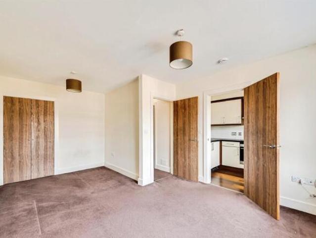 Studio for sale in Rodbourne, Swindon