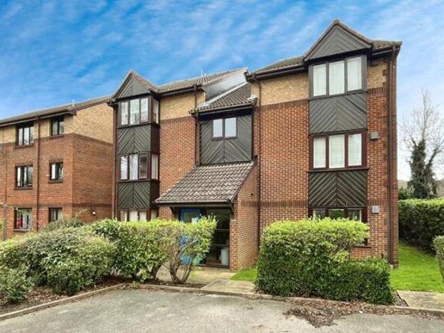 House for sale in Broadwater Down, Sandown Park