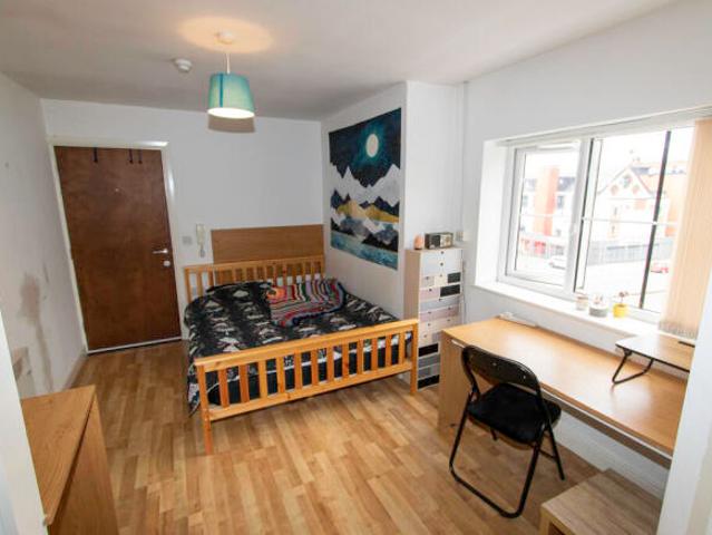 Studio for sale in Calderstones
