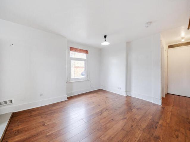 Studio for sale in South Stanmore, Greater London