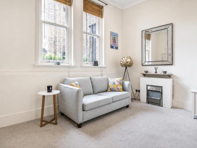Flat for sale in Putney, Greater London