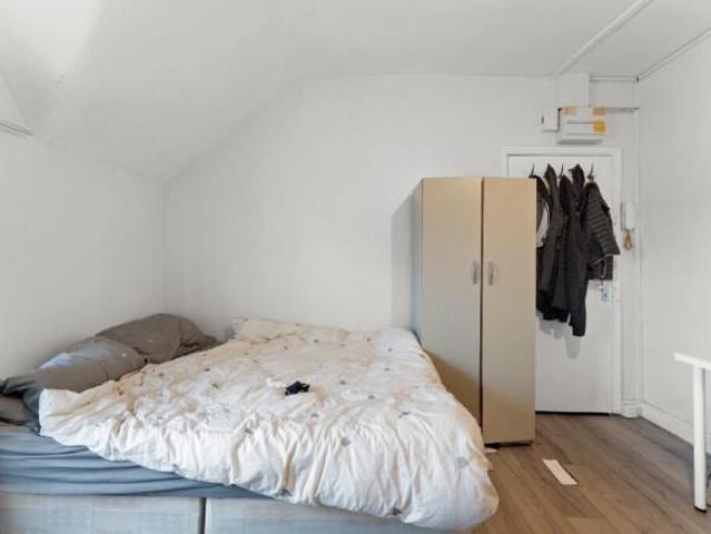 Studio for sale in Cat Hill