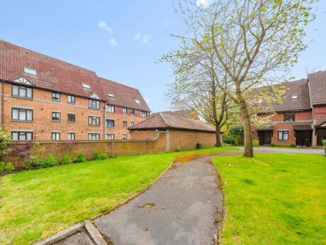 House for sale in Horsell, Woking