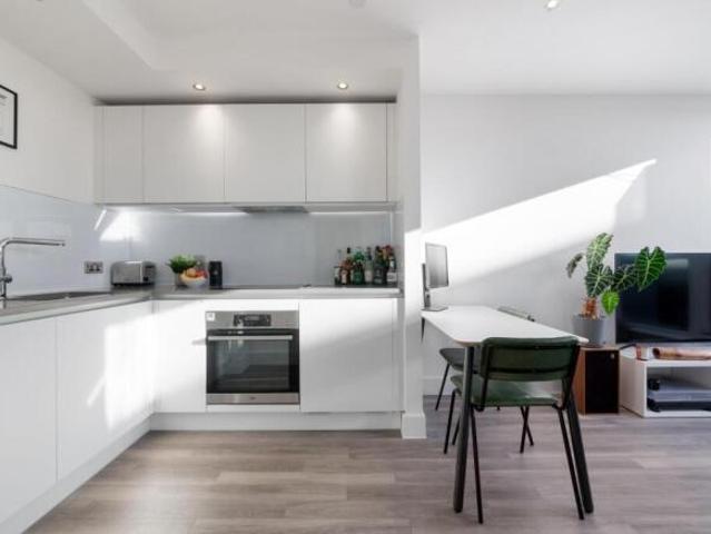 Studio for sale in Cat Hill