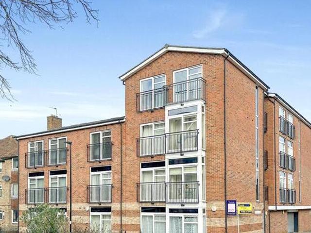 House for sale in High Field, York