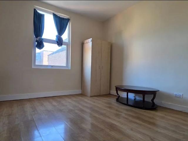 Apartment for rent in Ferme Park, Greater London