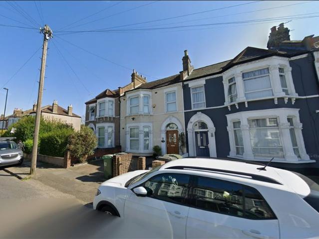 Apartment for rent in London Borough of Lewisham, Ladywell