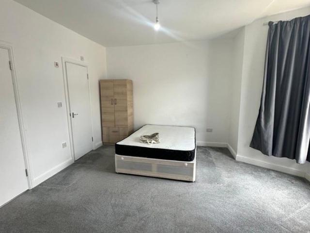 Apartment for rent in Gants Hill, Greater London