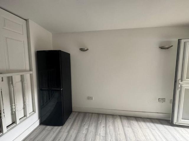 Apartment for rent in Gants Hill, Greater London